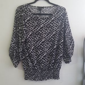 Thesis Black and white top